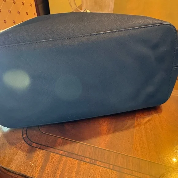 Michael Kors White and Navy Tote Bag - Picture 5 of 8